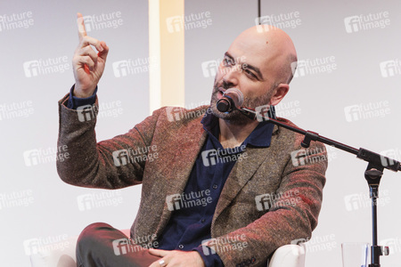 Roberto Saviano und Barbara Auer auf der lit.Cologne 2025 in Köln