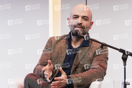 Roberto Saviano und Barbara Auer auf der lit.Cologne 2025 in Köln