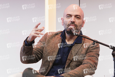 Roberto Saviano und Barbara Auer auf der lit.Cologne 2025 in Köln