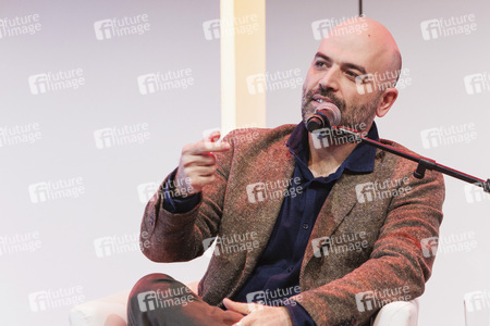 Roberto Saviano und Barbara Auer auf der lit.Cologne 2025 in Köln