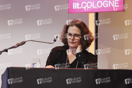 Roberto Saviano und Barbara Auer auf der lit.Cologne 2025 in Köln