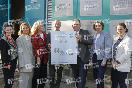 Ehrung zu 20 Jahre lit.Cologne-Lesungen am Tanzbrunnen in Köln