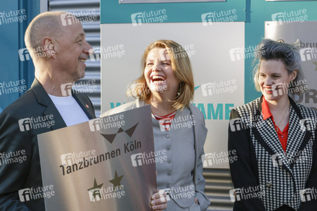Ehrung zu 20 Jahre lit.Cologne-Lesungen am Tanzbrunnen in Köln