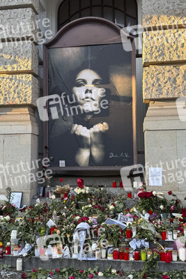 Gedenken an AnNa R. am Theater des Westens in Berlin