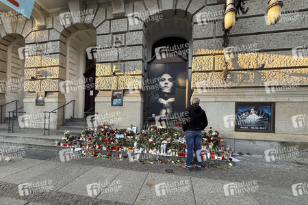 Gedenken an AnNa R. am Theater des Westens in Berlin