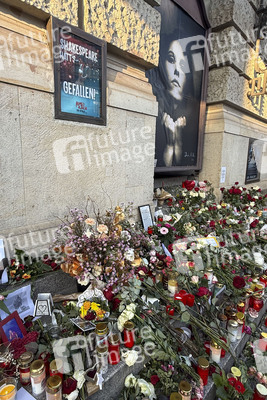 Gedenken an AnNa R. am Theater des Westens in Berlin