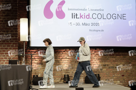 Anna Thalbach und Nellie Thalbach auf der lit.kid.Cologne 2025 in Köln