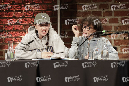 Anna Thalbach und Nellie Thalbach auf der lit.kid.Cologne 2025 in Köln