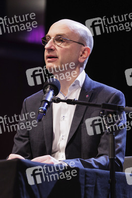 Samuel Finzi, Nina Kunzendorf und Jakob Hein auf der lit.Cologne 2025 in Köln