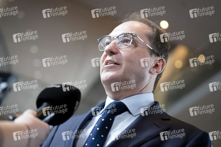 Konstituierende Sitzung des 21. Deutschen Bundestages in Berlin