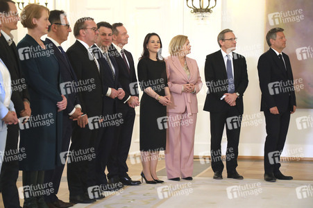 Entlassung der Bundesregierung durch den Bundespräsidenten in Berlin