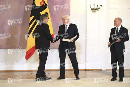 Entlassung der Bundesregierung durch den Bundespräsidenten in Berlin