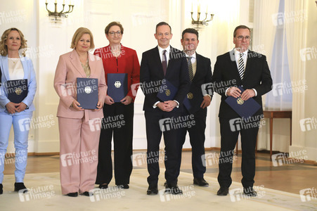 Entlassung der Bundesregierung durch den Bundespräsidenten in Berlin
