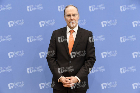 Bundespressekonferenz Entwurf eines Gesetzes zur Schlichtung von Tarifkonflikten in Berlin