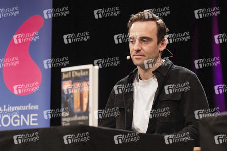 Joël Dicker und Christian Berkel auf der lit.Cologne 2025 in Köln