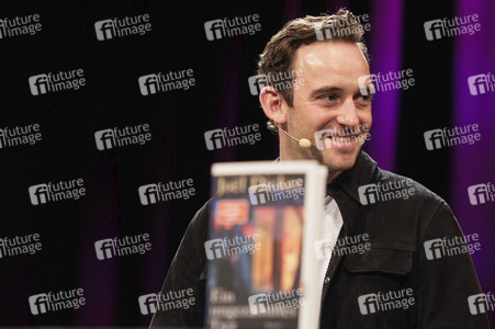 Joël Dicker und Christian Berkel auf der lit.Cologne 2025 in Köln