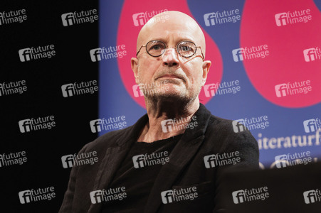 Joël Dicker und Christian Berkel auf der lit.Cologne 2025 in Köln