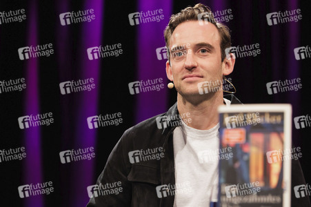 Joël Dicker und Christian Berkel auf der lit.Cologne 2025 in Köln