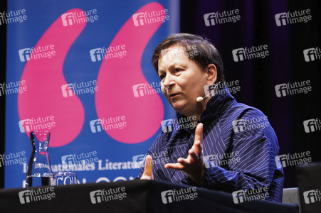 Anne Enright und Anna Schudt auf der lit.Cologne 2025 in Köln