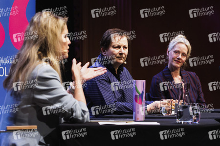 Anne Enright und Anna Schudt auf der lit.Cologne 2025 in Köln