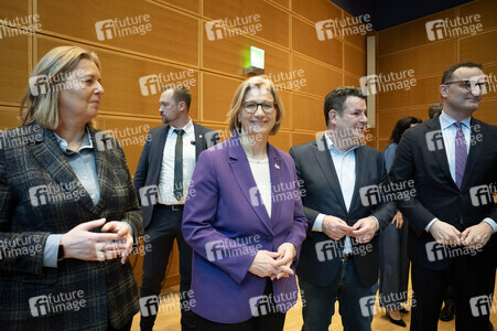 Gemeinsames Auftaktstatement der Parteivorsitzenden von CDU, CSU und SPD zur Bildung einer neuen Regierungskoalition in Berlin