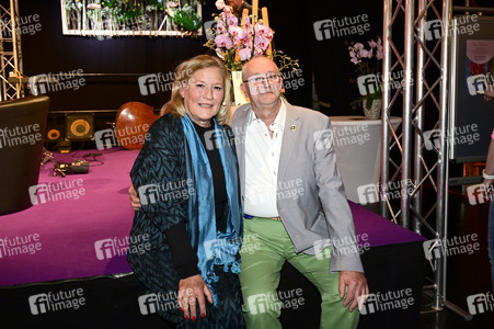 Taufe einer Orchidee auf den Namen 'Suzanne von Borsody' in Dresden