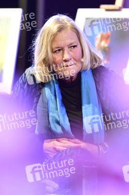 Taufe einer Orchidee auf den Namen 'Suzanne von Borsody' in Dresden