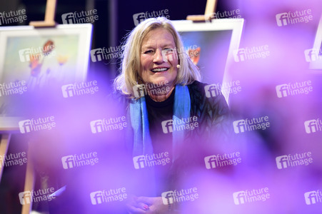 Taufe einer Orchidee auf den Namen 'Suzanne von Borsody' in Dresden