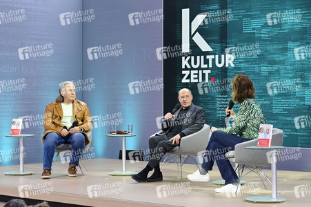 Peter-Michael Diestel und Gregor Gysi auf der Leipziger Buchmesse 2025