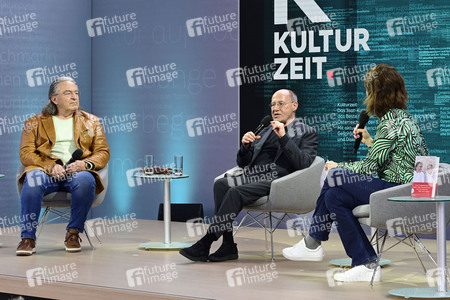 Peter-Michael Diestel und Gregor Gysi auf der Leipziger Buchmesse 2025