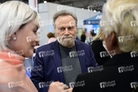 Sektempfang mit Franco Nero auf der Leipziger Buchmesse 2025