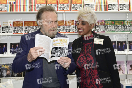 Sektempfang mit Franco Nero auf der Leipziger Buchmesse 2025