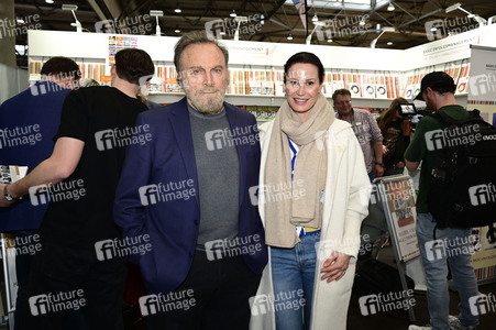Sektempfang mit Franco Nero auf der Leipziger Buchmesse 2025