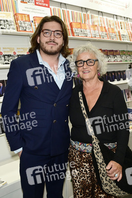 Sektempfang mit Franco Nero auf der Leipziger Buchmesse 2025