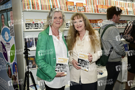 Sektempfang mit Franco Nero auf der Leipziger Buchmesse 2025