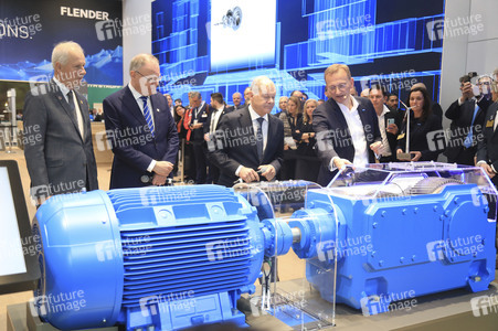 Eröffnungsrundgang auf der Hannover Messe 2025