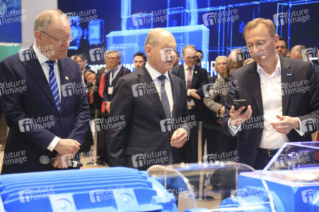 Eröffnungsrundgang auf der Hannover Messe 2025