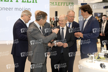 Eröffnungsrundgang auf der Hannover Messe 2025