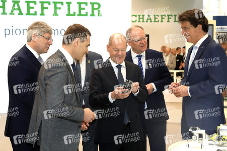 Eröffnungsrundgang auf der Hannover Messe 2025