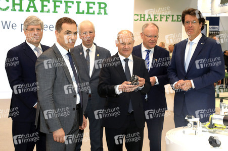 Eröffnungsrundgang auf der Hannover Messe 2025