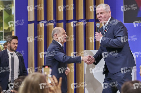 Eröffnungsrundgang auf der Hannover Messe 2025