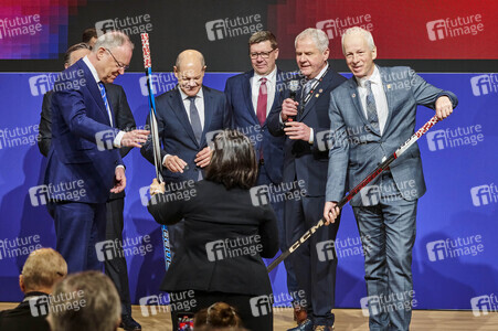 Eröffnungsrundgang auf der Hannover Messe 2025