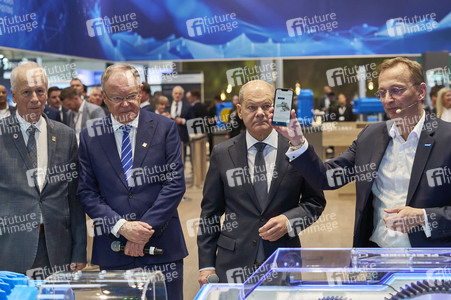 Eröffnungsrundgang auf der Hannover Messe 2025