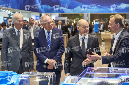 Eröffnungsrundgang auf der Hannover Messe 2025