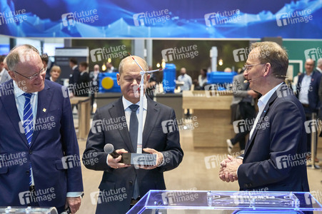 Eröffnungsrundgang auf der Hannover Messe 2025