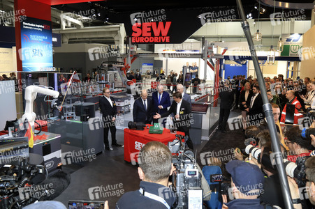 Eröffnungsrundgang auf der Hannover Messe 2025