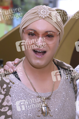 Charity Osterhasen Verkauf in Hamburg