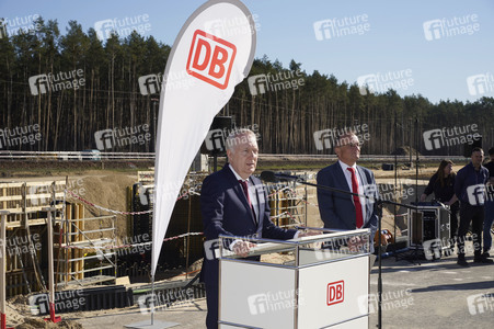 Spatenstich für den neuen Bahnhof Fangschleuse in Grünheide