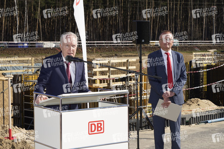 Spatenstich für den neuen Bahnhof Fangschleuse in Grünheide