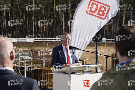 Spatenstich für den neuen Bahnhof Fangschleuse in Grünheide